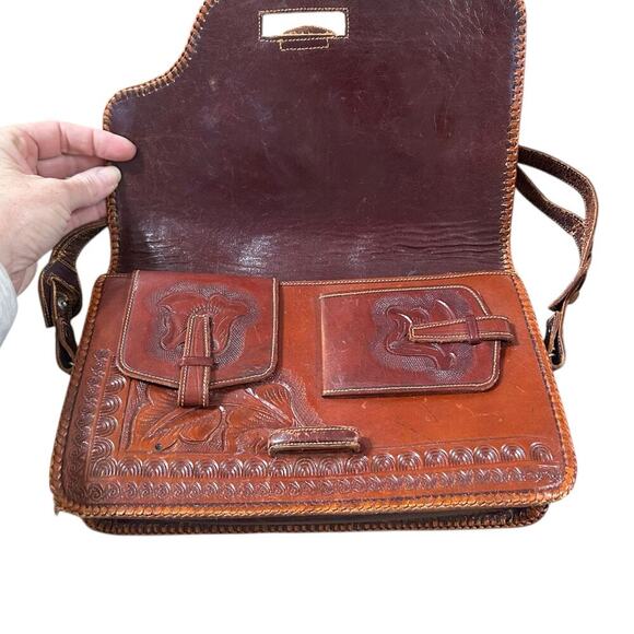 Vintage Hand Tooled Raised Flower Leather Purse Boho 70's Festival Hippy - Picture 3 of 16